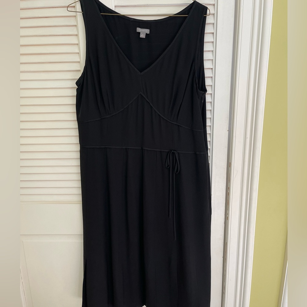 Ann Taylor black v-neck size 14